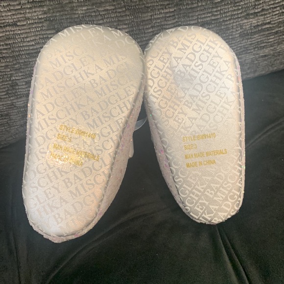 Badgley Mischka - White Glitter Ballet Infant Girls Shoes - Size 3 - New in Box - Picture 6 of 16